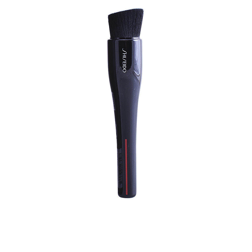Angled flat synthetic foundation brush, ergonomic wooden handle, Japan-made