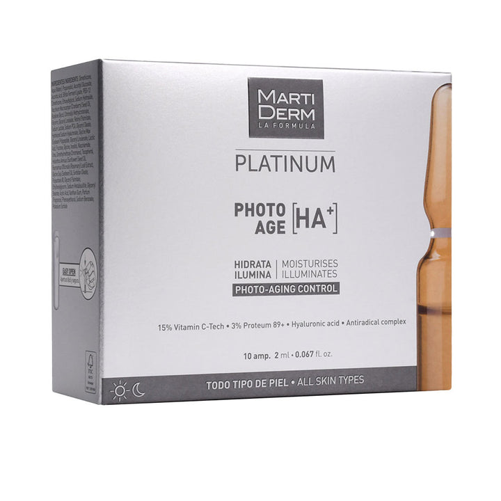 Glass ampoule of vitamin C and hyaluronic acid for hydrated, brightened skin