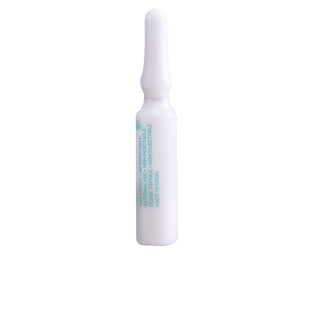 Small 2 ml clear ampoule with lightweight hydrating serum, Unisex treatment