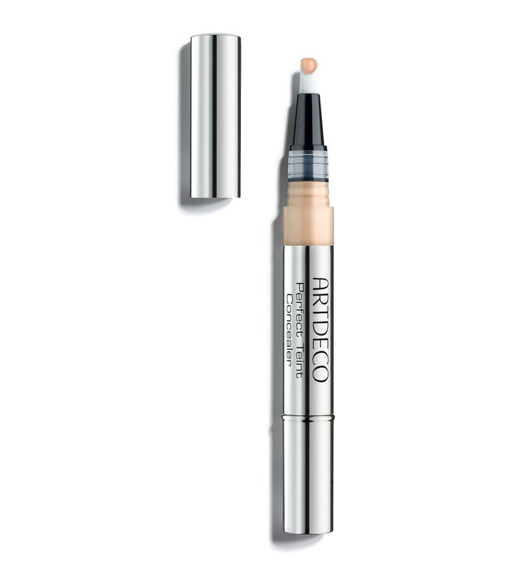 Slim liquid concealer in shade 23 Medium Beige with built‑in brush applicator, 1.80 ml, Unisex