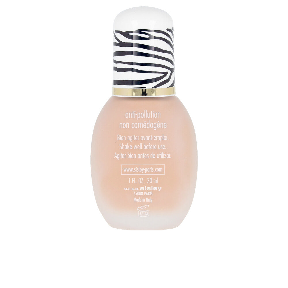 30 ml cosmetic bottle of lightweight radiant fluid foundation, shade 3C Natural