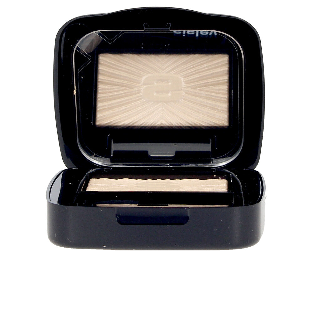 Compact powder single eye shadow in silky cream, 1.5 g, satin finish