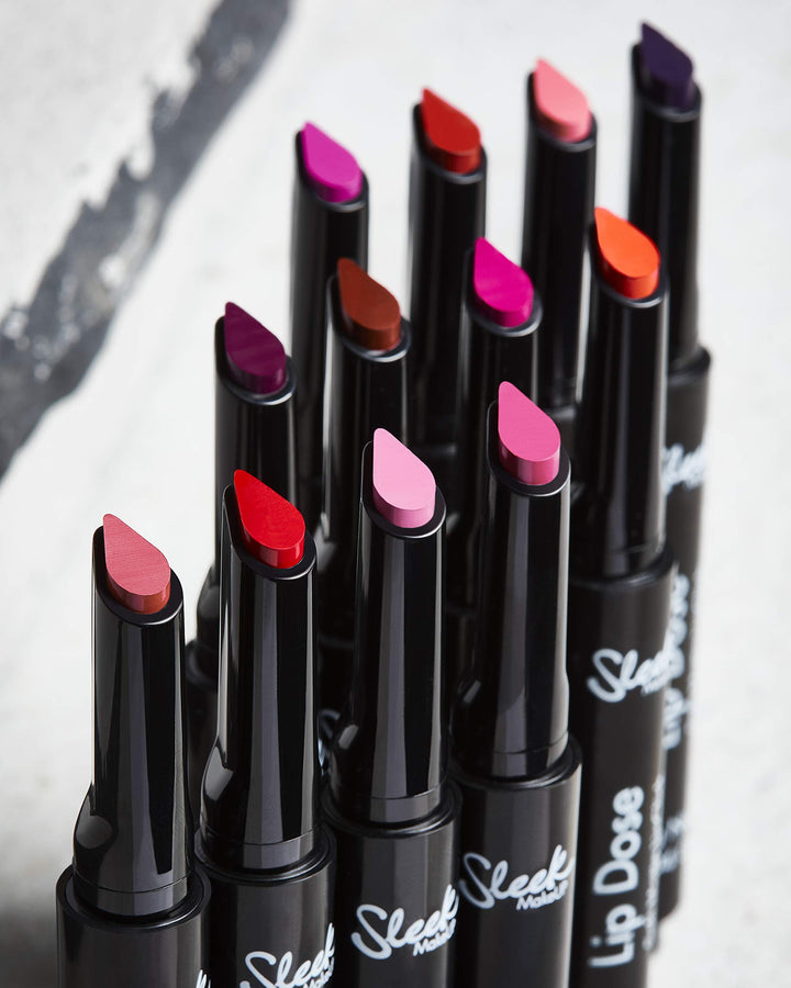 Matte click lipstick stick with teardrop tip, 1.16 g, vegan