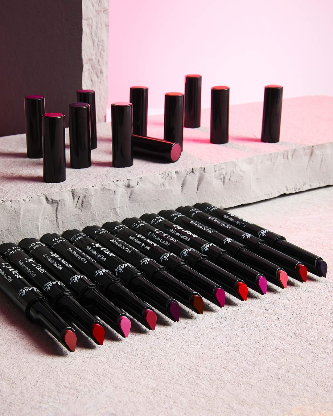 Matte click lipstick stick with teardrop tip, 1.16 g, vegan