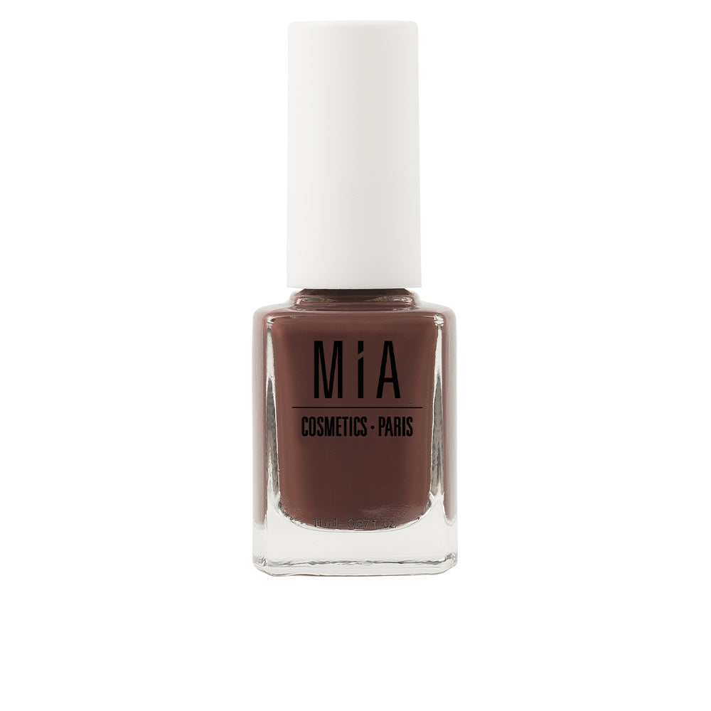 11 ml mocha nude nail polish bottle with cream finish, Unisex