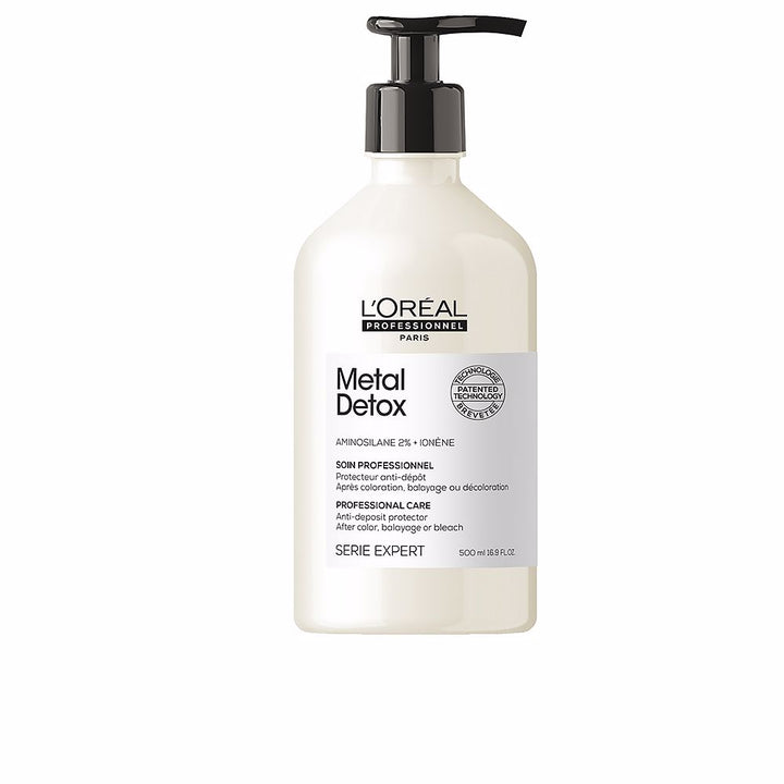 500 ml bottle of Metal Detox pre‑shampoo conditioner for coloured hair