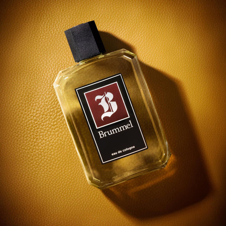 500 ml clear eau de cologne bottle with classic label, citrus and woody notes