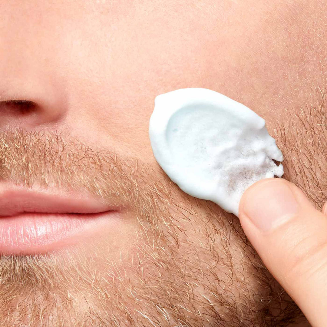 150 ml tube of foaming shave gel for Man, rich creamy texture