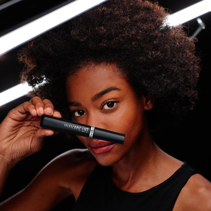 Tube of extra black lengthening mascara with tapered brush, 10 ml