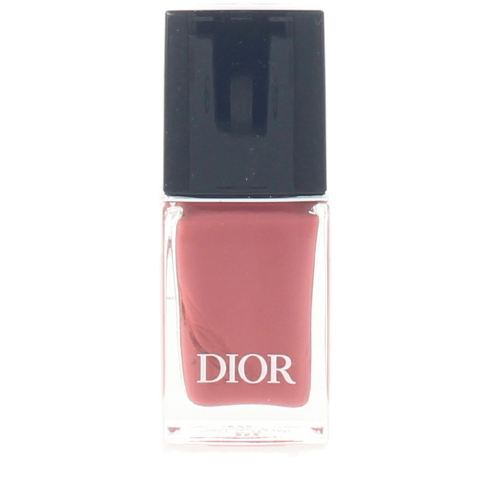 10 ml high-shine pink nail polish with flat rounded brush, gel-effect finish