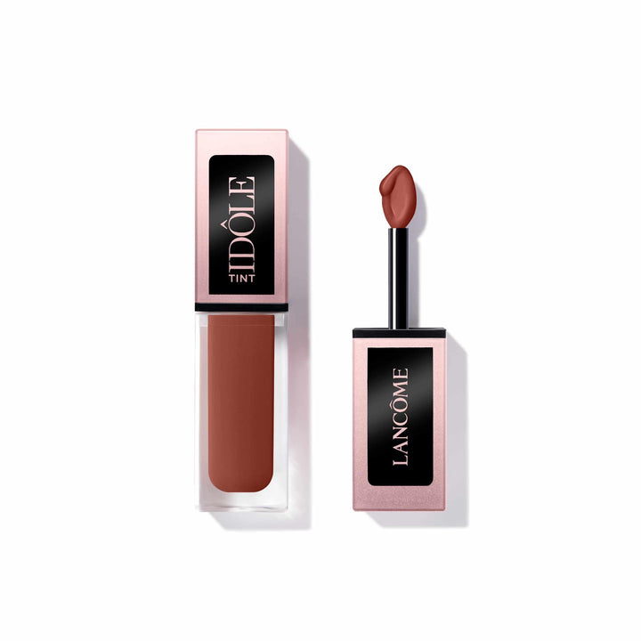 Slim 7 ml liquid tint bottle with double‑ended applicator, matte and luminous finishes