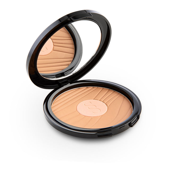 Compact terracotta bronzing powder in 15 ml compact, silky satin finish