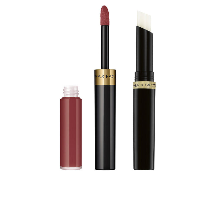 Small 2 ml liquid lip colour in warm brown‑red with doe‑foot applicator